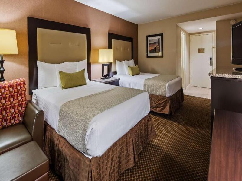 Best Western Louisville East Inn & Suites Bagian luar foto
