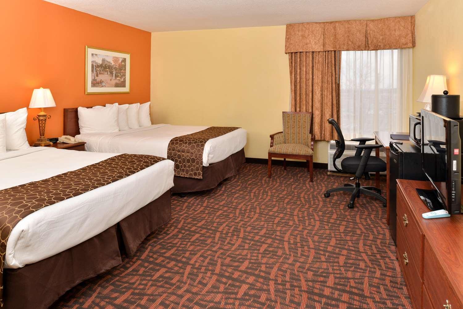 Best Western Louisville East Inn & Suites Bagian luar foto