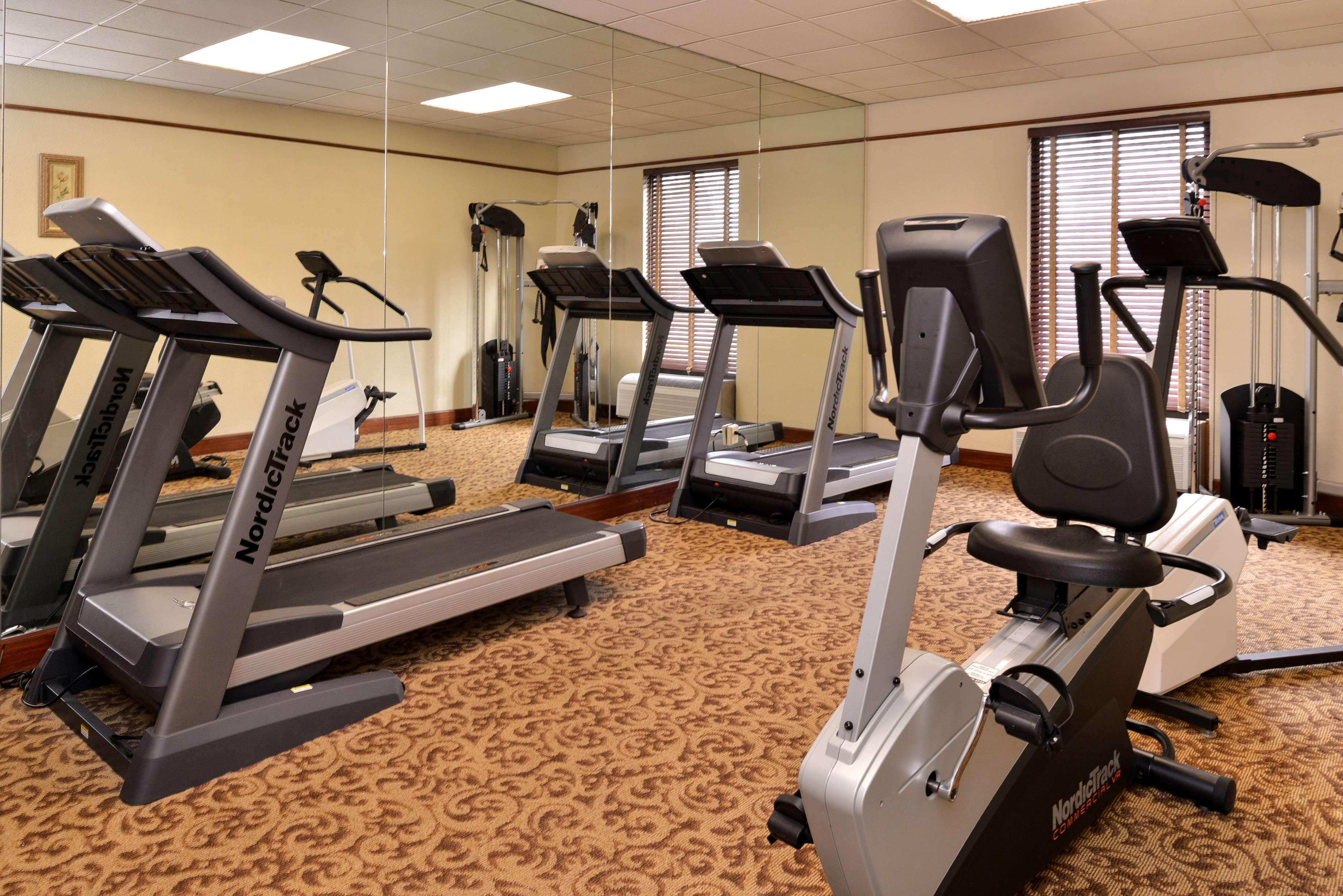 Best Western Louisville East Inn & Suites Bagian luar foto