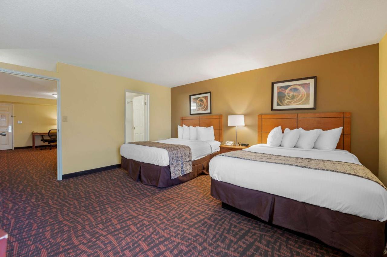 Best Western Louisville East Inn & Suites Bagian luar foto