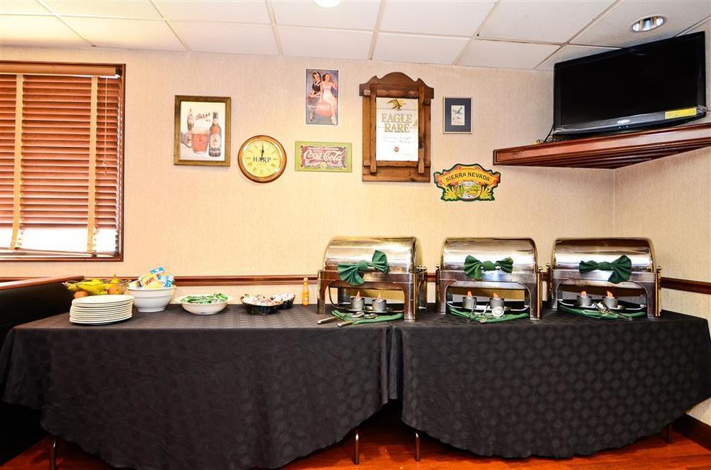 Best Western Louisville East Inn & Suites Restoran foto