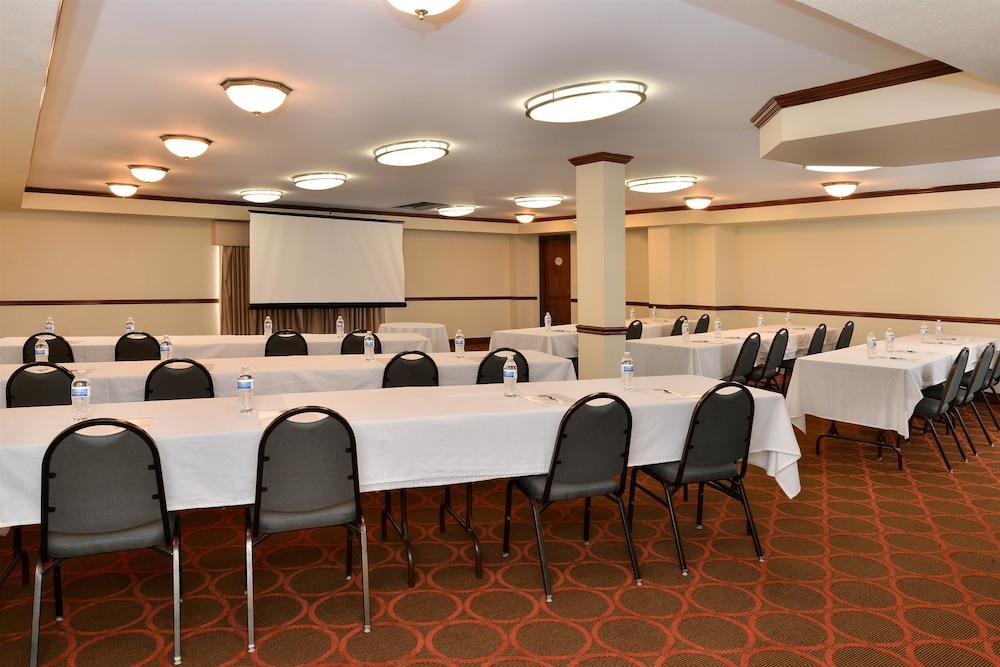 Best Western Louisville East Inn & Suites Bagian luar foto