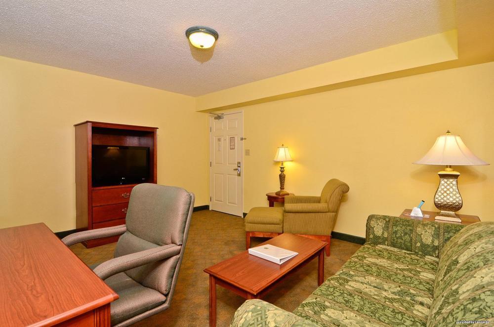 Best Western Louisville East Inn & Suites Ruang foto