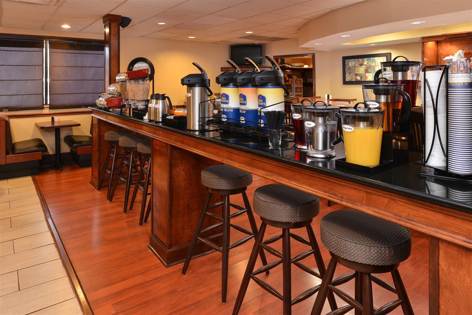 Best Western Louisville East Inn & Suites Bagian luar foto