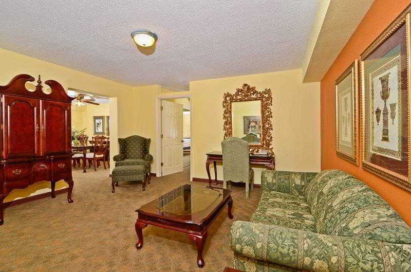 Best Western Louisville East Inn & Suites Bagian luar foto
