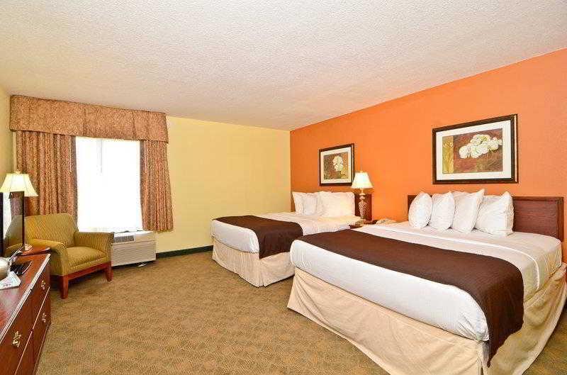 Best Western Louisville East Inn & Suites Bagian luar foto